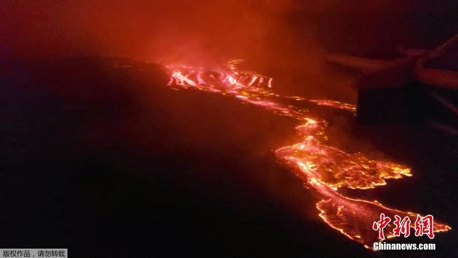 剛果（金）火山噴發(fā)熔巖流進居民區(qū) 數(shù)萬人逃離