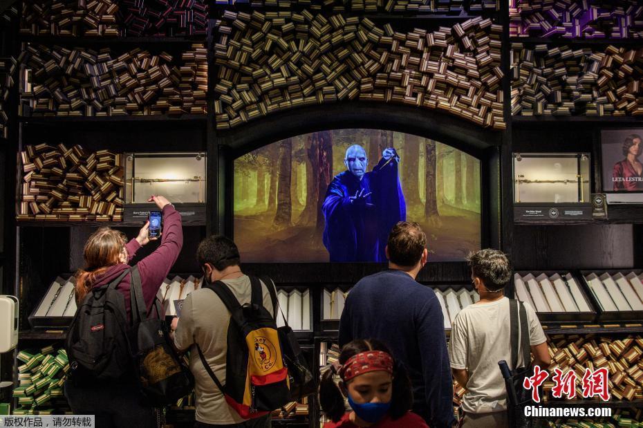 全球最大哈利波特旗舰店正式开业 亲身体验魔法世界