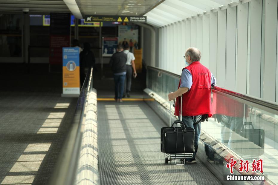 加拿大对完成疫苗接种的旅客放宽入境限令