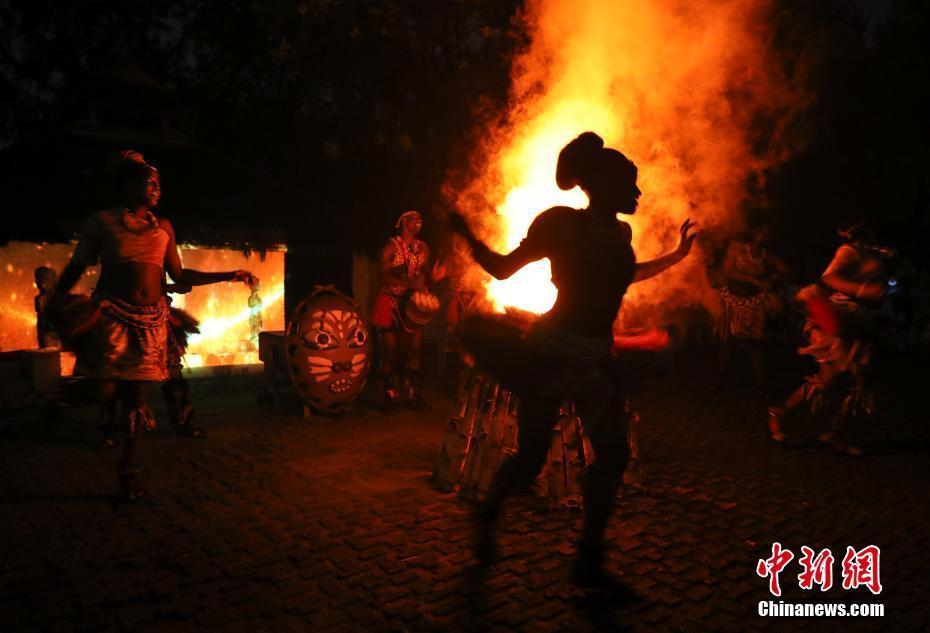 世界公園“五洲奇妙夜”魔幻之旅點(diǎn)亮夜生活