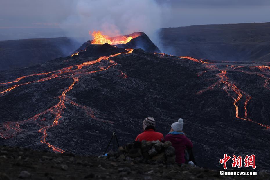 受氣候變化影響 冰島法格拉達爾火山噴發(fā)