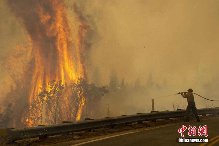 美國山火持續蔓延 超1萬平方公里土地被燒毀