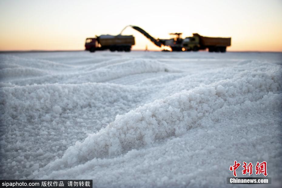 土耳其圖茲湖的湖鹽生產(chǎn) 潔白遼闊純凈如雪