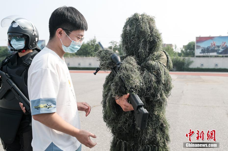 北京反恐特警舉行實戰(zhàn)技能展示