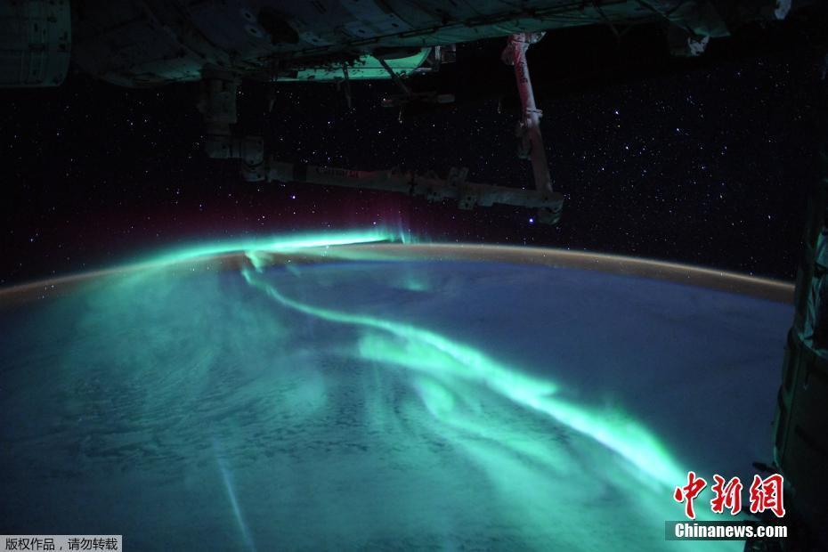 美到窒息！航天員從太空拍攝絢爛極光