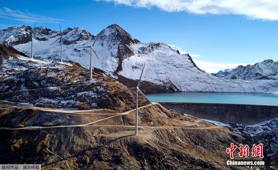 冰川融化加剧 瑞士冰川湖面临溃堤风险