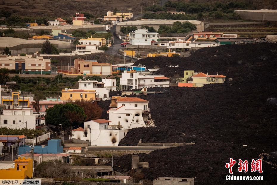 西班牙拉帕爾馬火山噴發(fā)持續(xù) 熔巖覆蓋上千公頃土地