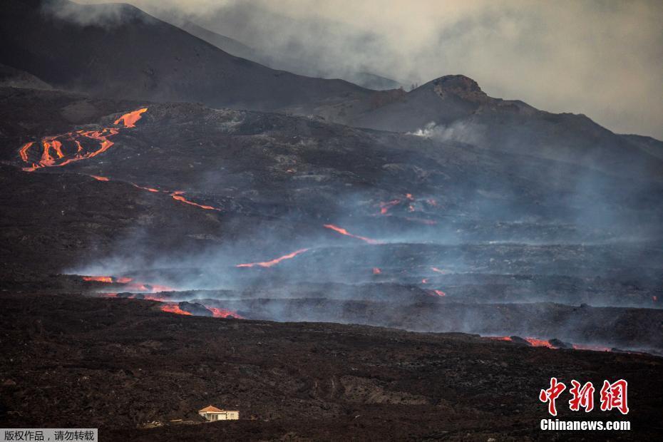 西班牙拉帕爾馬火山噴發(fā)持續(xù) 熔巖覆蓋上千公頃土地