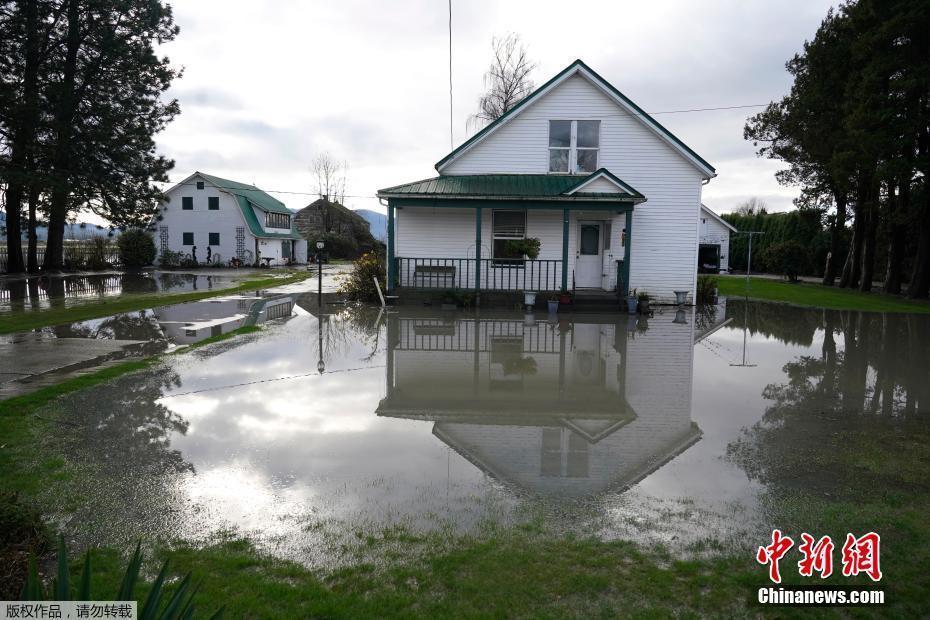 美國華盛頓州遭洪水侵襲 道路,、田地皆成澤國