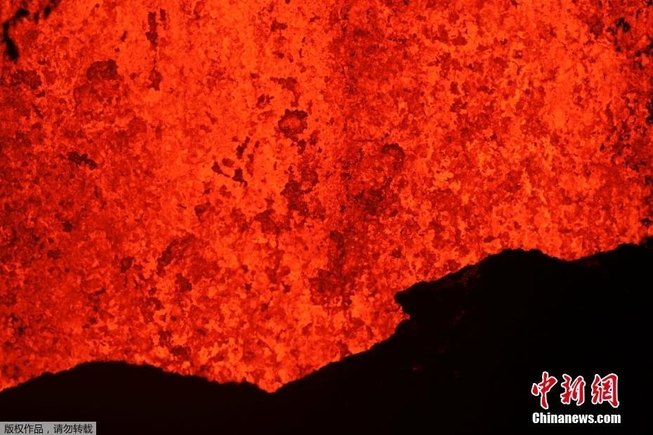 【圖刊】火山噴發(fā)“名場面” 危險與震撼并存