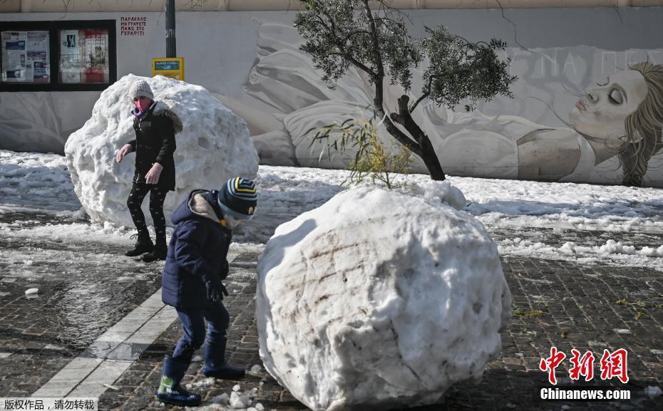 希腊遭遇暴风雪极端天气 致交通部分瘫痪