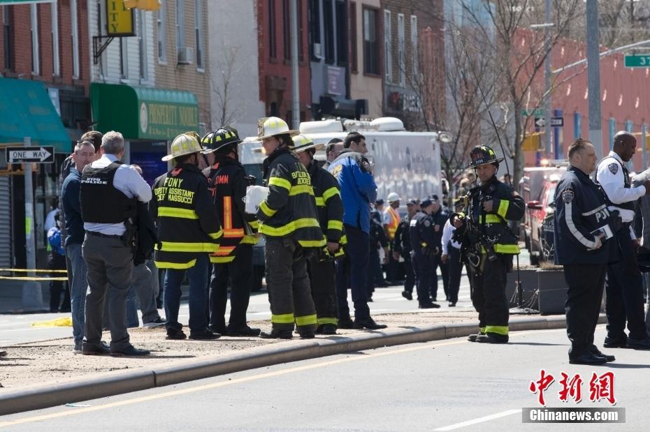 紐約地鐵站發(fā)生槍擊 至少16人受傷