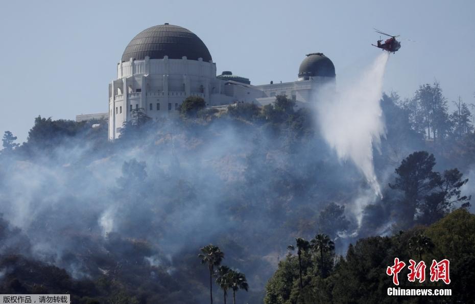 美国洛杉矶格里菲斯天文台附近发生山火