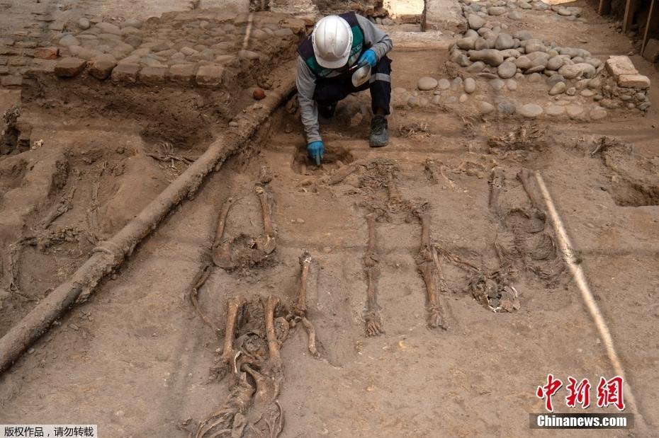 秘魯考古學家發現殖民時期墓地