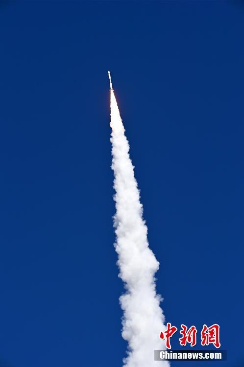 中国成功发射天行一号试验卫星
