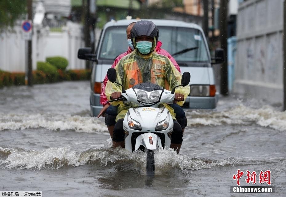 泰國(guó)曼谷遭遇數(shù)十年來(lái)最強(qiáng)降雨 城市內(nèi)澇嚴(yán)重