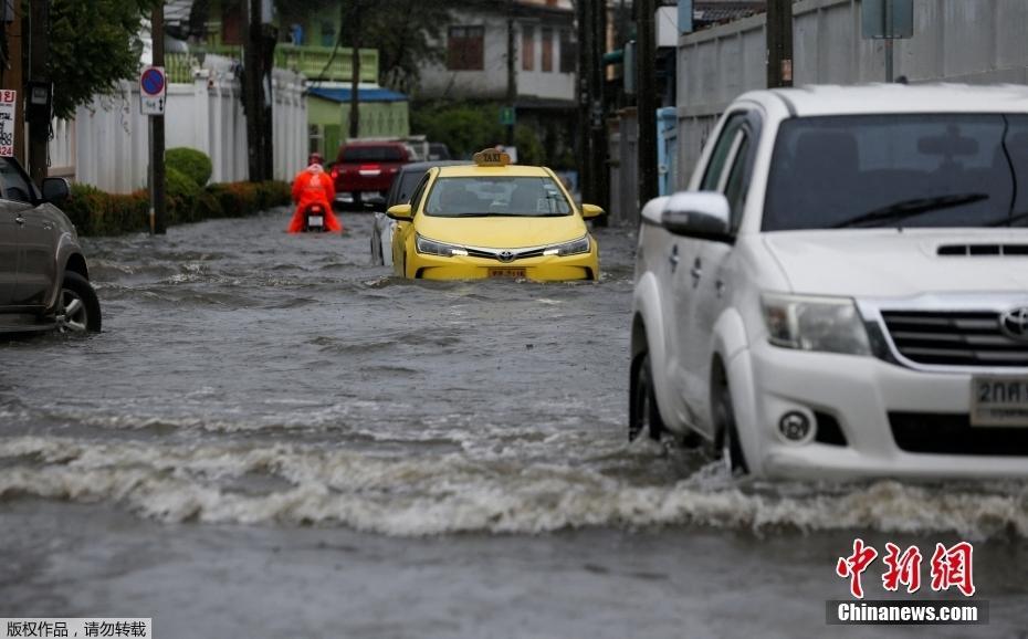 泰國曼谷遭遇數(shù)十年來最強(qiáng)降雨 城市內(nèi)澇嚴(yán)重