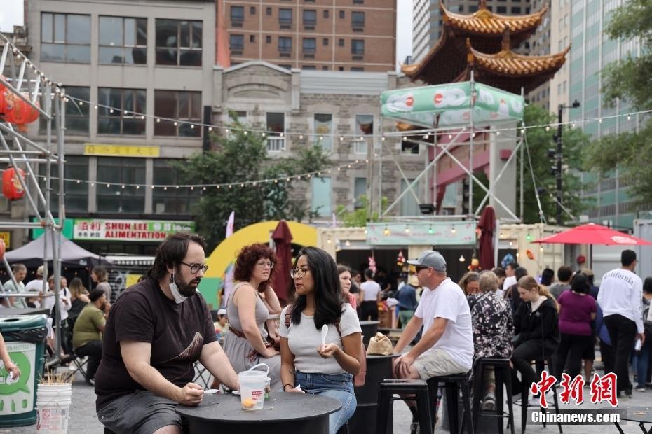 加拿大蒙特利尔唐人街举办亚洲美食集市