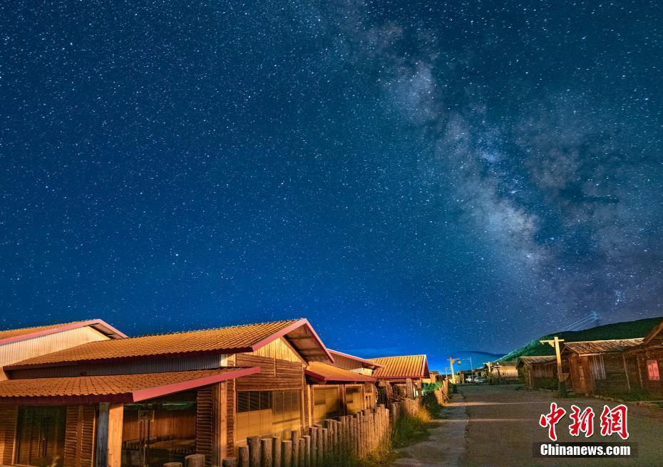 四川紅原：俄么塘花海景區(qū)璀璨星空