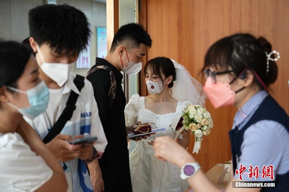 北京：新人“七夕”登記結婚