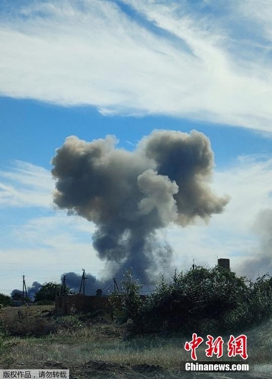 克里米亚一空军基地发生爆炸 附近居民被紧急疏散