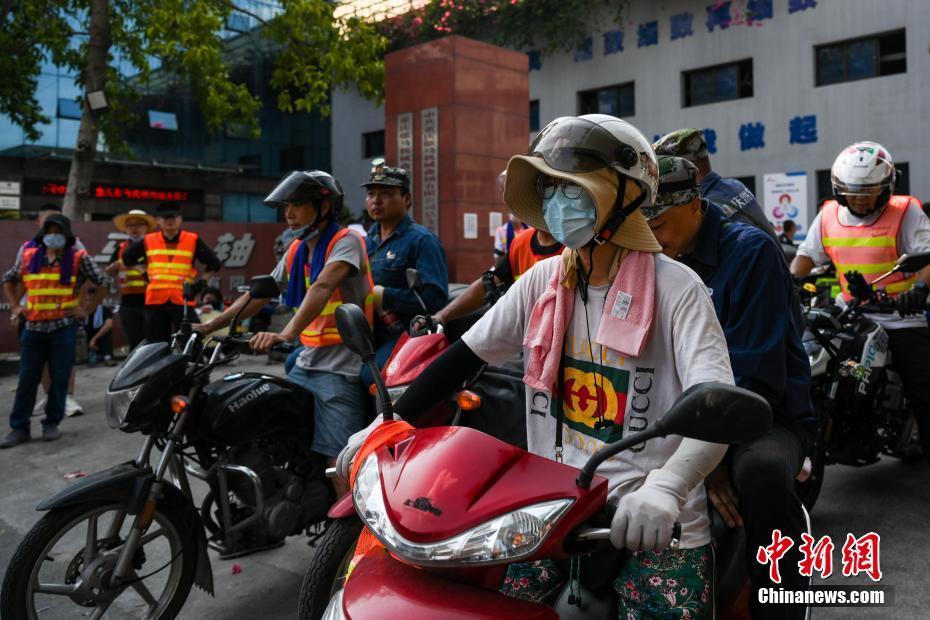 向火而行 直擊重慶北碚山火中的“逆行者”