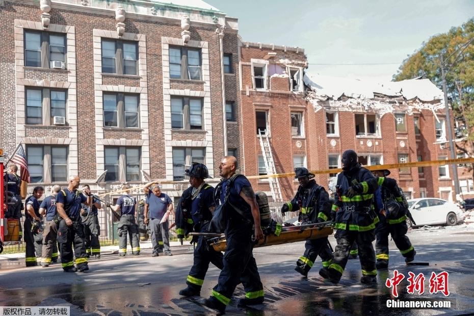 美国芝加哥一建筑发生爆炸致多人受伤 现场一片狼藉