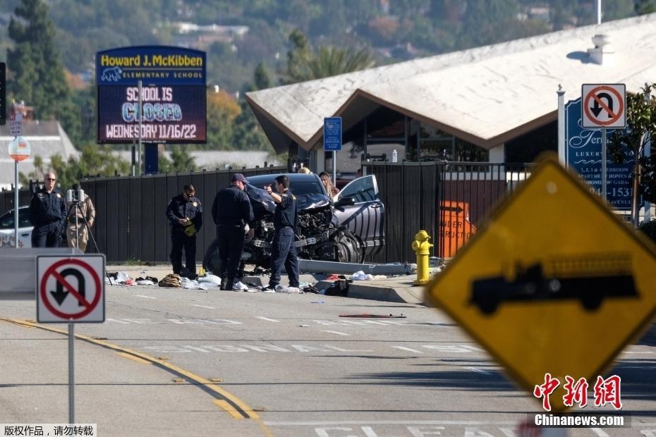美國加州一輛汽車撞向數名警察 造成多人受傷