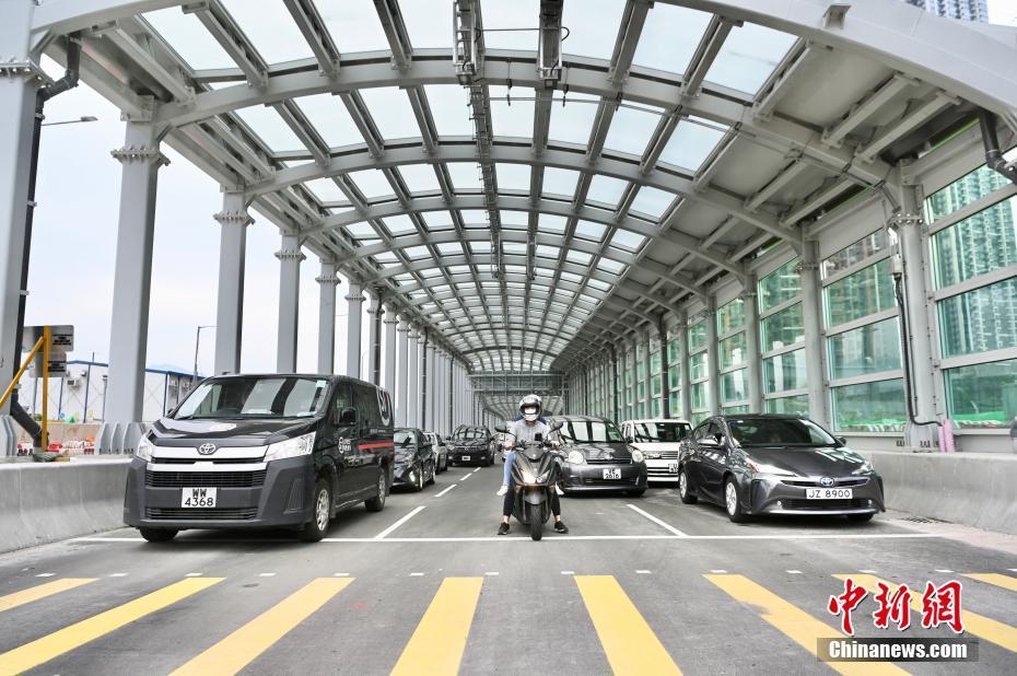 香港将蓝隧道及将军澳跨湾连接路正式通车