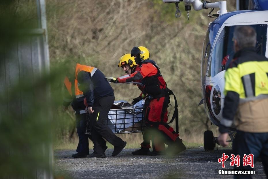 西班牙公共汽車墜崖事故遇難人數(shù)上升至7人