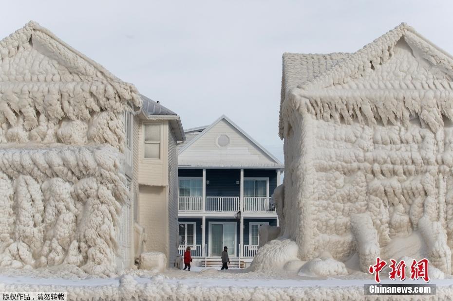 現(xiàn)實版冰雪奇緣,！加拿大社區(qū)遭暴雪襲擊后被冰封