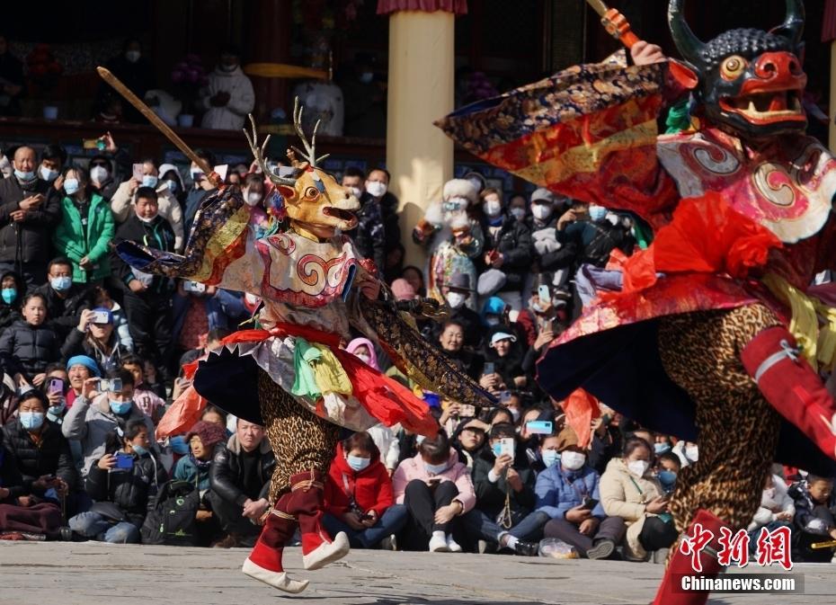 （新春见闻）青海塔尔寺举行“跳欠”仪式