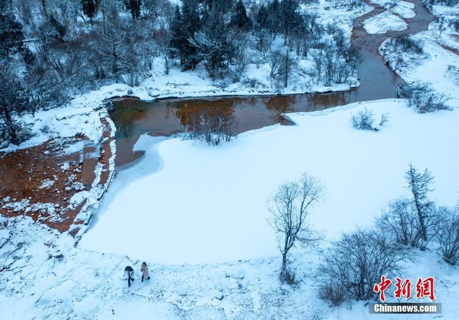 四川理縣雪后銀裝素裹 畢棚溝風(fēng)景區(qū)美如畫