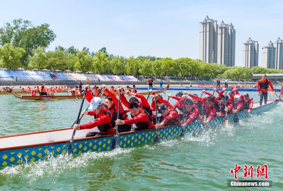 河南省第十屆“中華軒轅龍舟大賽”在漯河舉辦