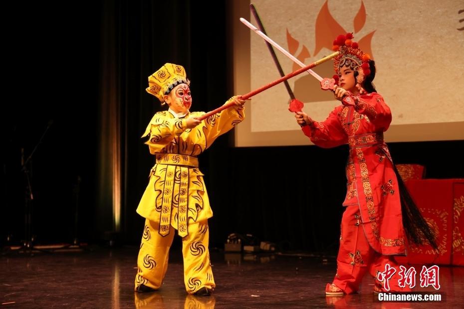 加拿大蒙特利爾舉行首屆中加青少年藝術(shù)團(tuán)國(guó)粹傳承專場(chǎng)演出