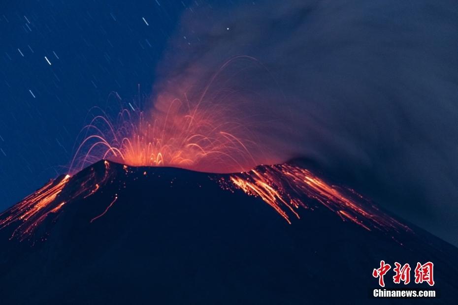 墨西哥波波卡特佩特火山持續(xù)噴發(fā)