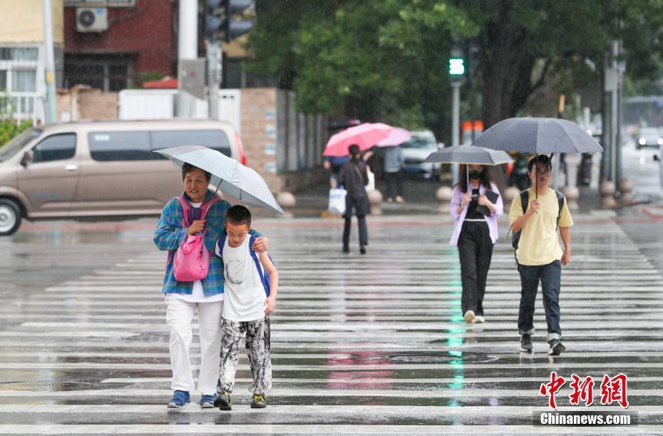 北京迎降雨 氣溫明顯下降