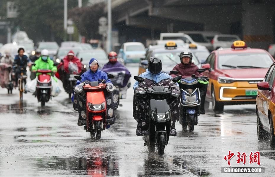 北京迎来下半年首个寒潮天气
