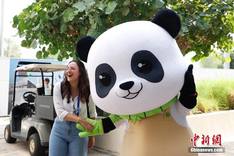 COP28“中國角”熊貓玩偶受追捧