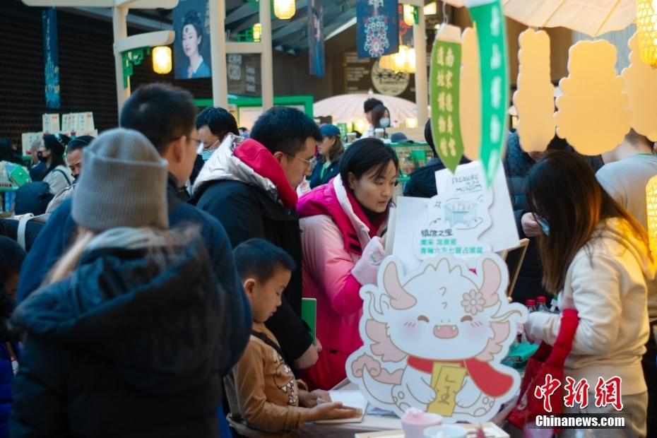 北京：市民周末“打卡”文博市集