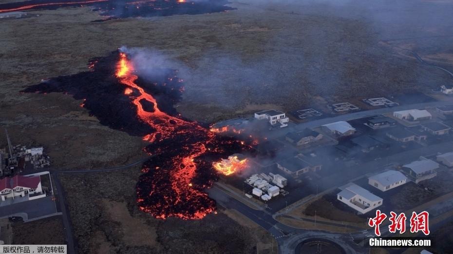 冰島火山巖漿入城 建筑物被吞噬