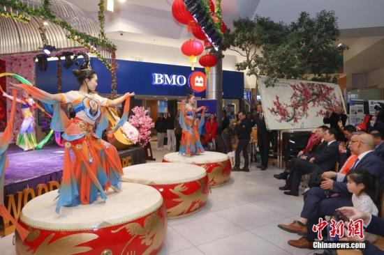 加拿大多伦多华人社团举办龙年新春庙会