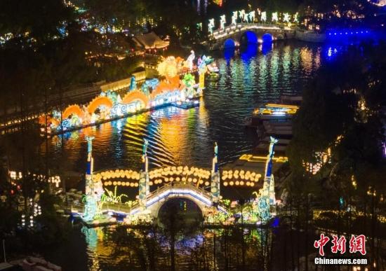 （新春见闻）元宵节将至 南京城南彩灯璀璨