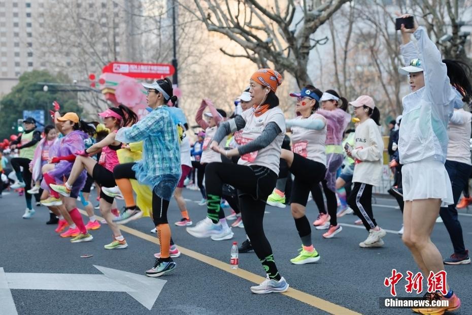 2024上海女子半程馬拉松賽鳴槍開跑