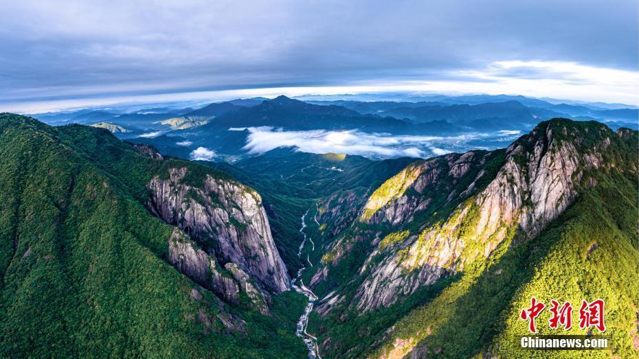 安徽績(jī)溪：大美鄣山人間景 峽谷秀水稱絕色