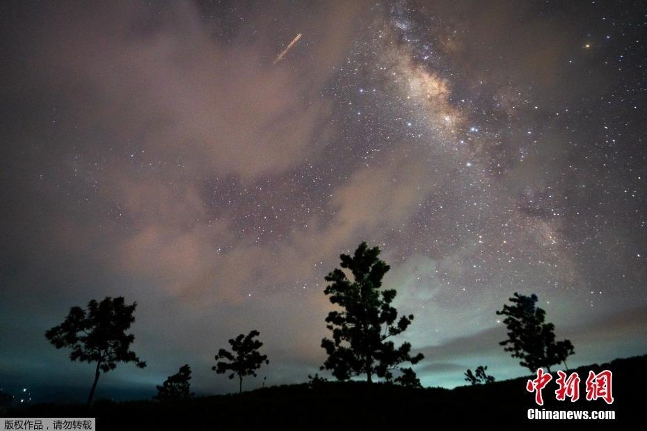 埃塔水瓶座流星雨出現(xiàn)在斯里蘭卡夜空