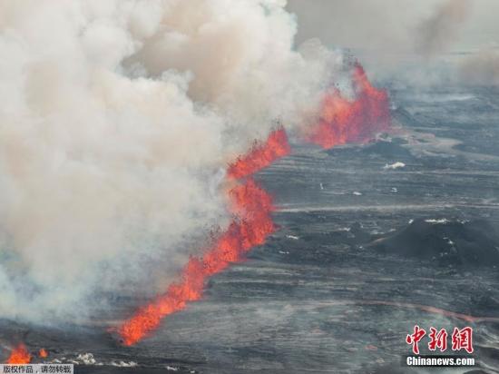 冰島火山噴發(fā) 裂縫長(zhǎng)約3.4公里