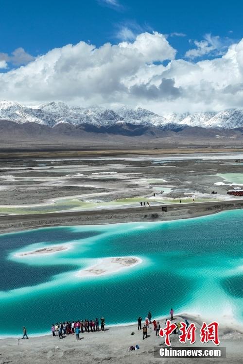 青海海西：大柴旦翡翠湖美景引客來