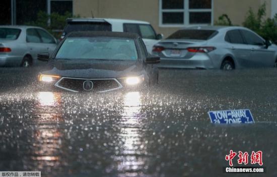 連日暴雨 美國佛羅里達(dá)州部分地區(qū)洪水泛濫