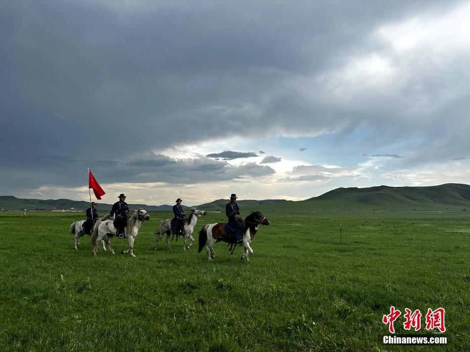 中國北疆邊陲草原上筑起“有生命的界碑”